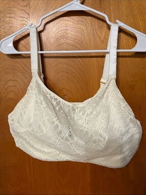 Never worn Lace Comfort Bralette — Cream
